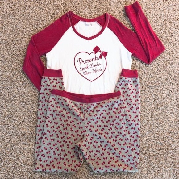 Make+Model Pajama Set Holiday Burgundy Berry Presents Christmas Size L NWT - Picture 6 of 9